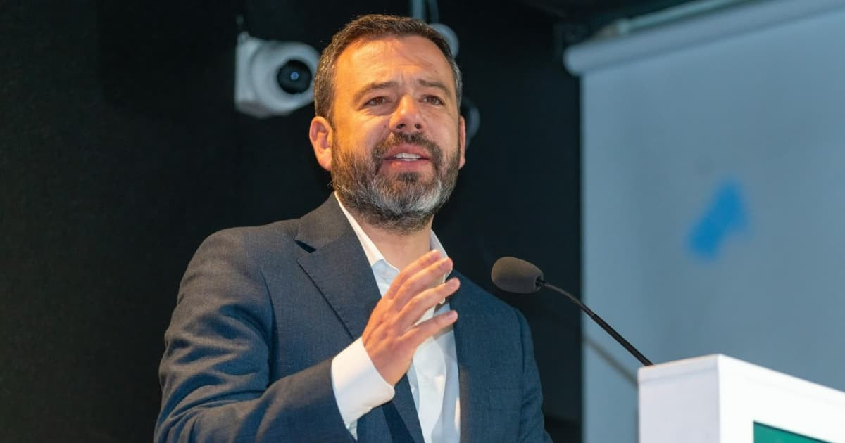Alcalde Galán durante el Durante el foro ¿Cómo se financia una ciudad inteligente?