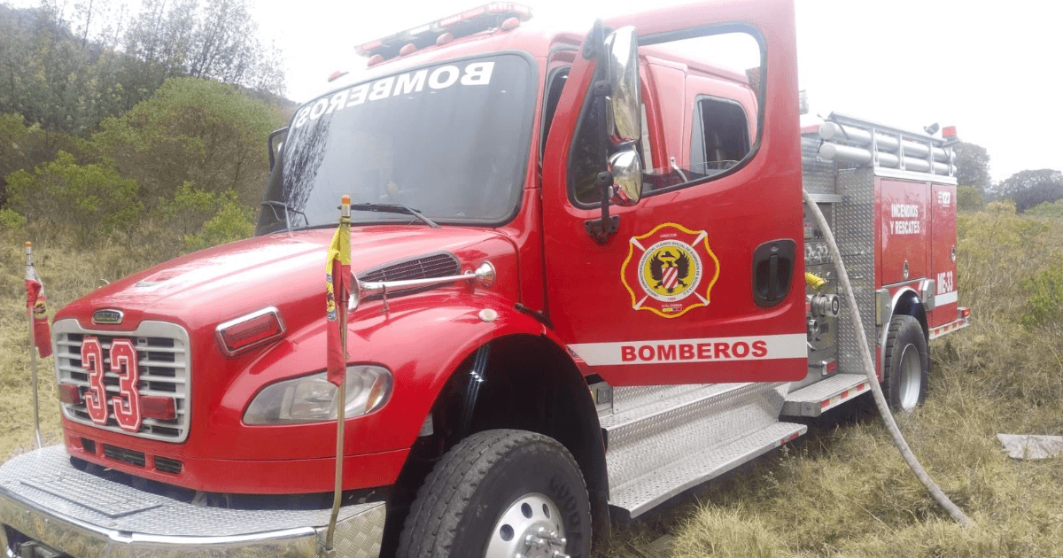 Foto que muestra un camión de Bomberos 