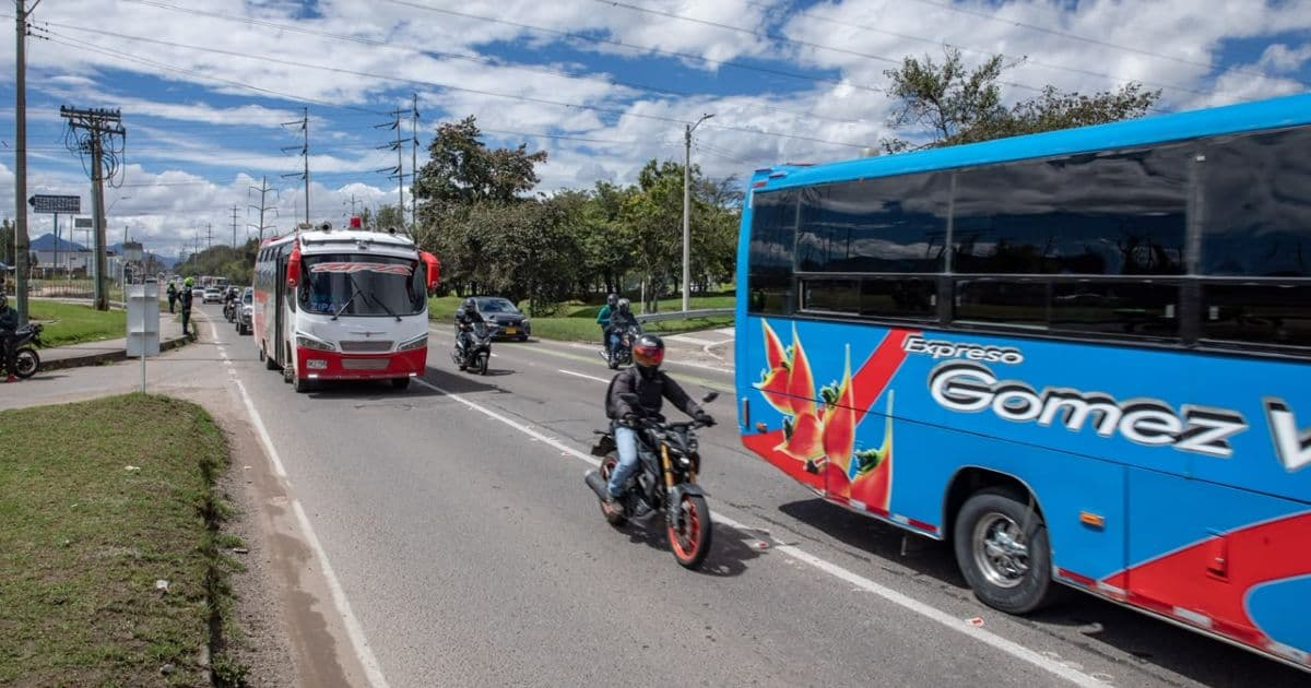 Foto de una vía de la autopista Norte de Bogotá 