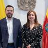 Foto del alcalde Carlos Fernando Galán junto a la nueva directora del IPES, Diana Catalina Arciniegas 