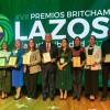 Foto de reconocimientos en los Premios Lazos 2025.