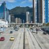 Foto que muestra vehículos andando por las calles de Bogotá