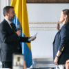 Imagen del alcalde Carlos Fernando Galán con la nueva directora del IDT