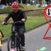 Foto que muestra una persona montando bicicleta en la Ciclovía