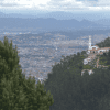 Imagen panorámica de Monserrate y de fondo se ve el norte de Bogotá