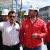 Foto del alcalde Carlos Fernando durante el recorrido de entrega de espacio público y obras en San Andresito de la 38 en Bogotá.