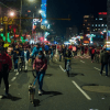 Imagen de ciudadans en la ciclovía nocturna