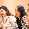 En la foto dos mujeres participando de una mesa de diálogo 
