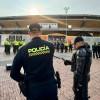 Foto de Policías en inmediaciones al Estadio El Campín de Bogotá.