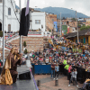 Imagen de una persona en una tarima en al celebración de Reyes Magos en el barrio Egipto de Bogotá