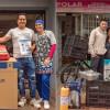 Fotos de comerciantes afectados por obras en Bogotá recibiendo ayudas 