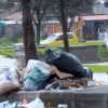 Imagen de basuras en anden de la ciudad de Bogotá