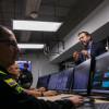 Foto del alcalde Carlos Fernando Galán durante su visita al C4 de Bogotá.