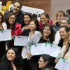 Imagen de distintas personas con un diploma