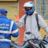 Foto del operativo contra conductores de motocicletas por invasión de andenes en barrio Marsella de Bogotá.
