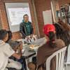 Foto de un taller de formación de emprendedores y comerciantes en Bogotá.