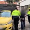 Foto de la captura del taxista que escondía arma de fuego en barrio Restrepo, al sur de Bogotá.