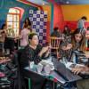 Foto de pequeños empresarios durante una jornada de mentorías con 'Activa Tu Negocio' en Bogotá.