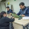 Foto de bogotanas accediendo a servicios de la Agencia Distrital de Empleo de Bogotá.