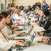 Foto de bogotanos y bogotanas accediendo a servicios de la Agencia Distrital de Empleo en Bogotá.