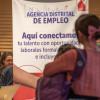 Foto de bogotanos y bogotanas accediendo a servicios de la Agencia Distrital de Empleo.