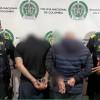 Dos hombres capturados, señalados de robar una bodega de textiles.