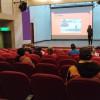 Personas en una sala de cine en Bogotá.