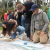 personas participan en actividad de cuidado del río Bogotá