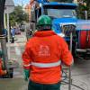 Foto que muestra trabajadores del Acueducto de Bogotá.