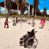 Imagen de varias personas jugando voleibol 