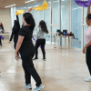 vImagen de varias personas tomando la clase de baile en el CEFE Chapinero.