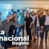 Foto de un grupo de jóvenes en un encuentro académico en Bogotá.