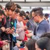 Foto de bogotanos y bogotanas asistentes a una Feria de Empleo en Bogotá.
