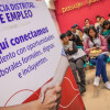 Foto de bogotanos y bogotanas accediendo a servicios de la Agencia Distrital de Empleo en Bogotá.
