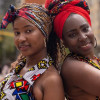 Dos mujeres afrodescendientes.
