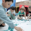 Imagen de varios niños de la primera infancia disfrutando del evento.