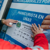 Foto de funcionarios del Distrito sellando un establecimiento 