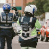 Foto de agentes de tránsito en una vía