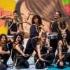 Imagen de integrantes agrupación 'Mambako' en escena