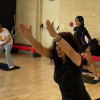 Imagen de varias personas participando en los espacios de yoga del CEFE Chapinero