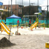 Foto que muestra un parque que está en construcción 