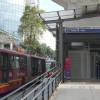 Foto de una estación de TransMilenio