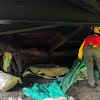 Foto de funcionarios del Distrito en operativo de limpieza