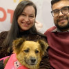 Imagen de referencia de familia bogotana que culmina proceso de adopción responsable en EXPOPET en Bogotá.