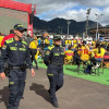 Foto de policías en Bogotá en escenarios de celebración y concentración de hinchas de la Selección Colombia.