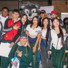 Imagen de estudiantes posando para la foto