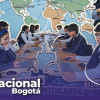 Foto de un grupo de estudiantes en un aula de un colegio en Bogotá.
