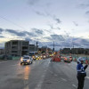 Foto de un Agente Civil de Tránsito efectuando controles de velocidad la autopista Sur en Soacha.