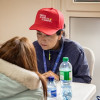 Foto de una feria de empleo en Bogotá.