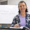 Foto de una vendedora del IPES en procesos de bachillerato en Bogotá.